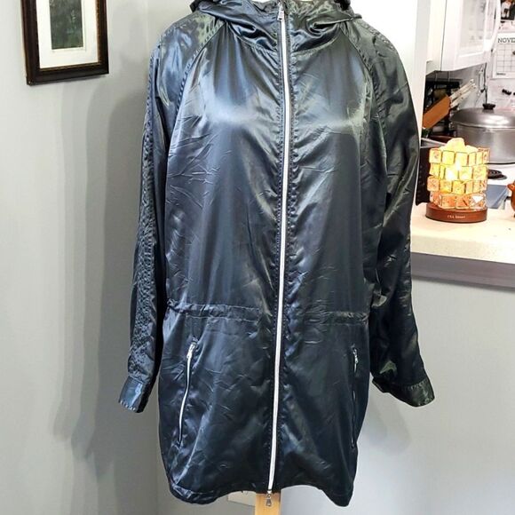 Ralph Lauren Green zipper rain coat. Hooded. Big‎ zipper pockets. XL trav… - Picture 1 of 14